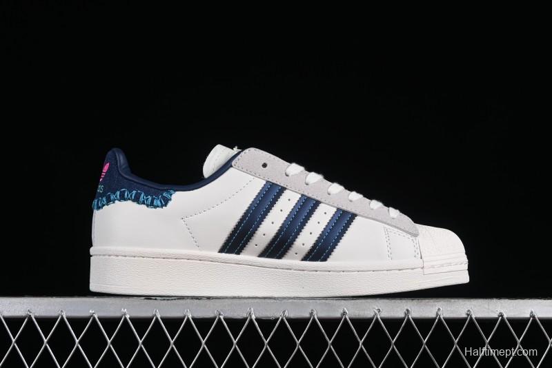 Adidas Originals Superstar Casual Sneakers with Shell Toe Design - ID1139