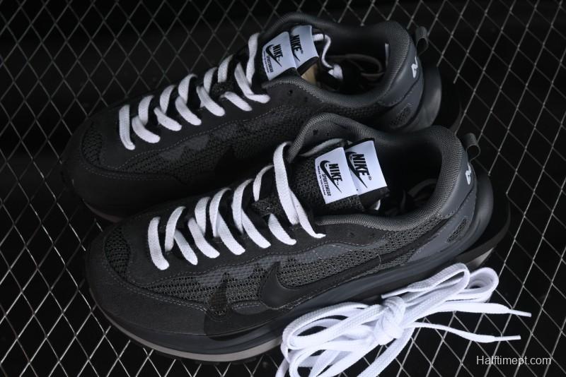 Nike Sacai VaporWaffle 3.0 Fashion-Forward Casual Sneakers - CV1363-105
