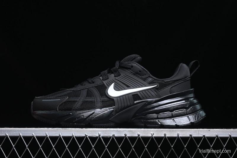 Nike Runtekk V2K Low-Top Retro Running Shoes with Cushlon Foam and Distressed Midsole - HQ1582-001