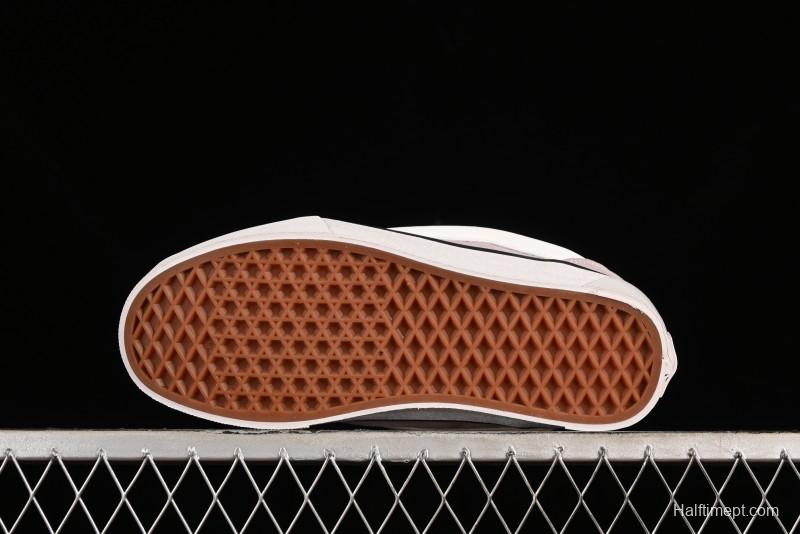 Vans Classics Knu Skool Retro Chunky Tongue Sneakers with Enlarged Toe and Breathable Mesh - VN000CRP0L08