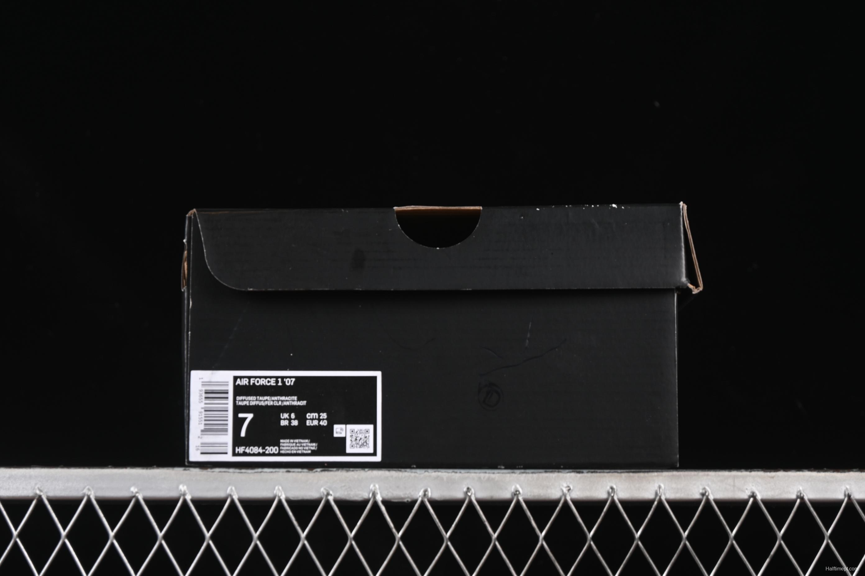 Nike A Ma Maniére x Air Force 1'07 Low Casual Sneakers with Premium Leather and Signature Lining - HF4084-200