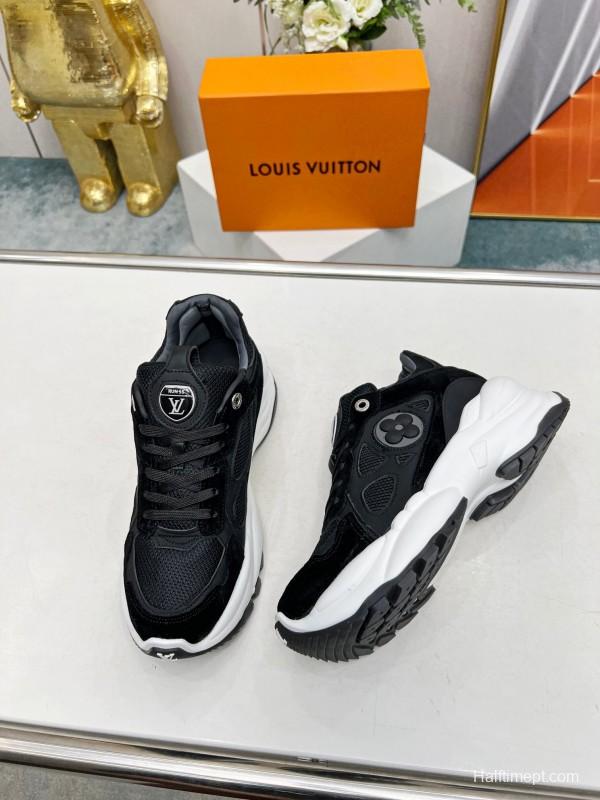 2025 Unisex Louis Vuitton Black Mesh Suede Running Shoes LY00340