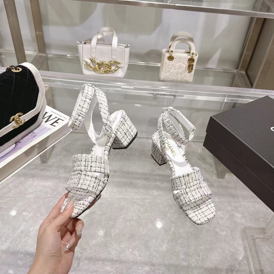 2025 Women Chanel White Black Tweed Leather Sandals LY00280