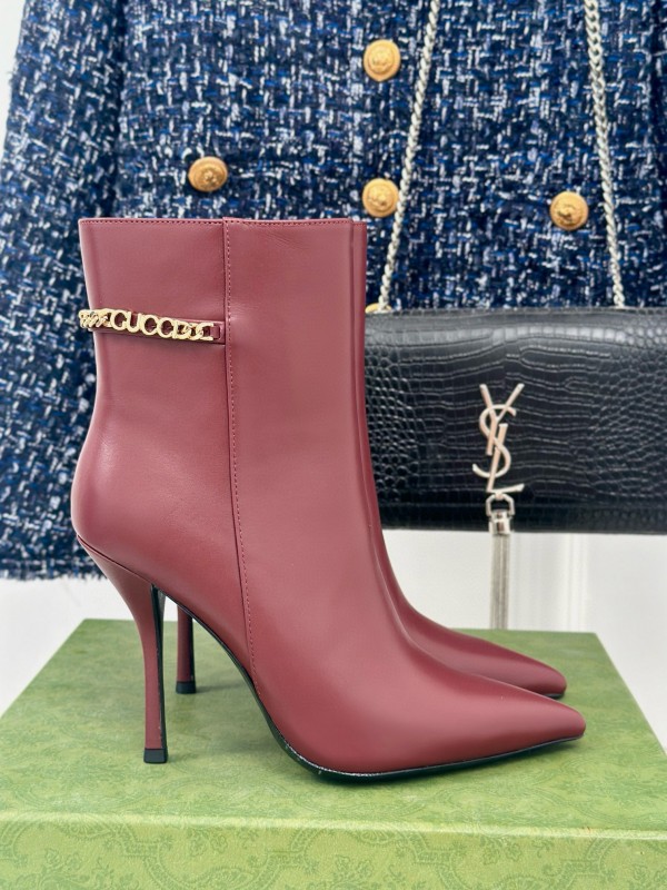 2024 Women Gucci burgundy leather ankle boots chain detail MJ00410