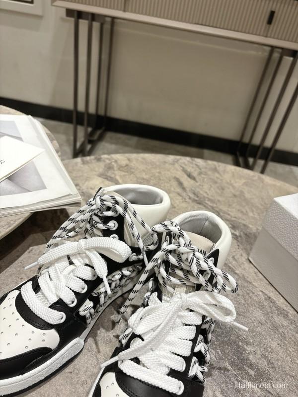 2025 Women Dior Black White Leather Sneakers KFY00340