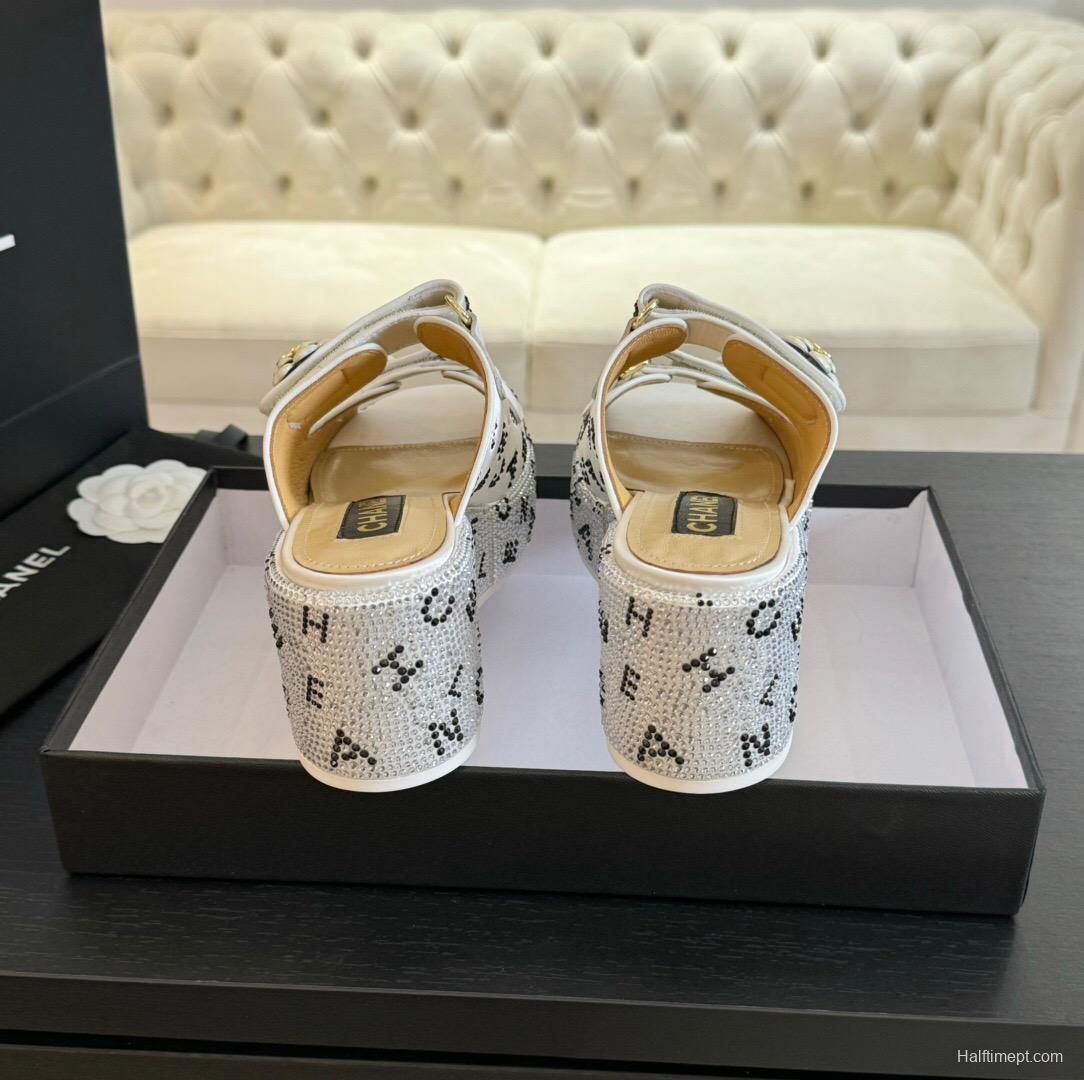 2025 CHANEL White Leather Slippers LY00330