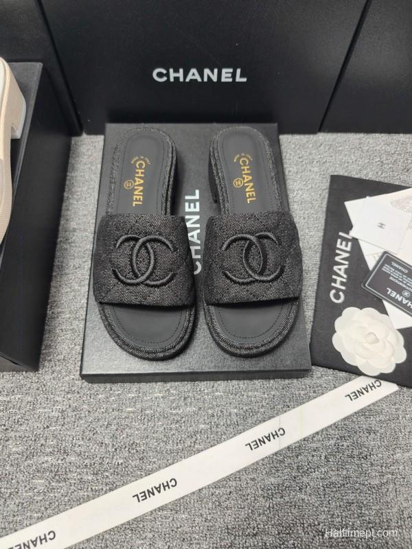 2025 Slippers Chanel Black Fabric Slippers