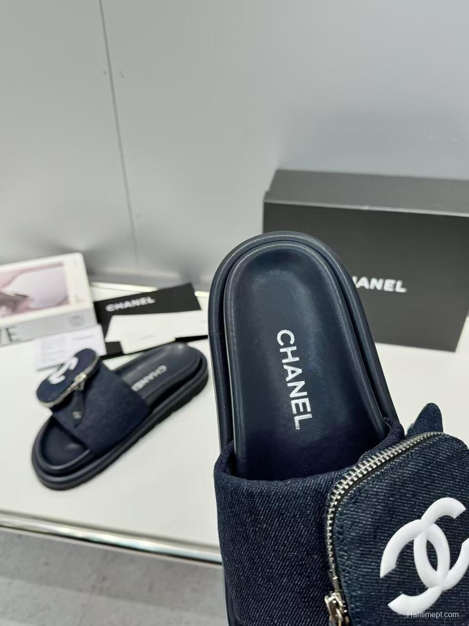 2025 Slippers Chanel Black Fabric Slippers