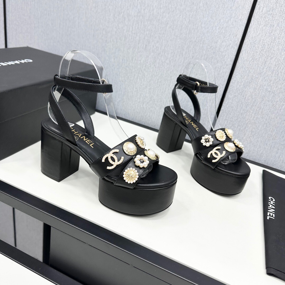2025 Women Chanel Black Leather Platform Sandals CC Logo KFY00310