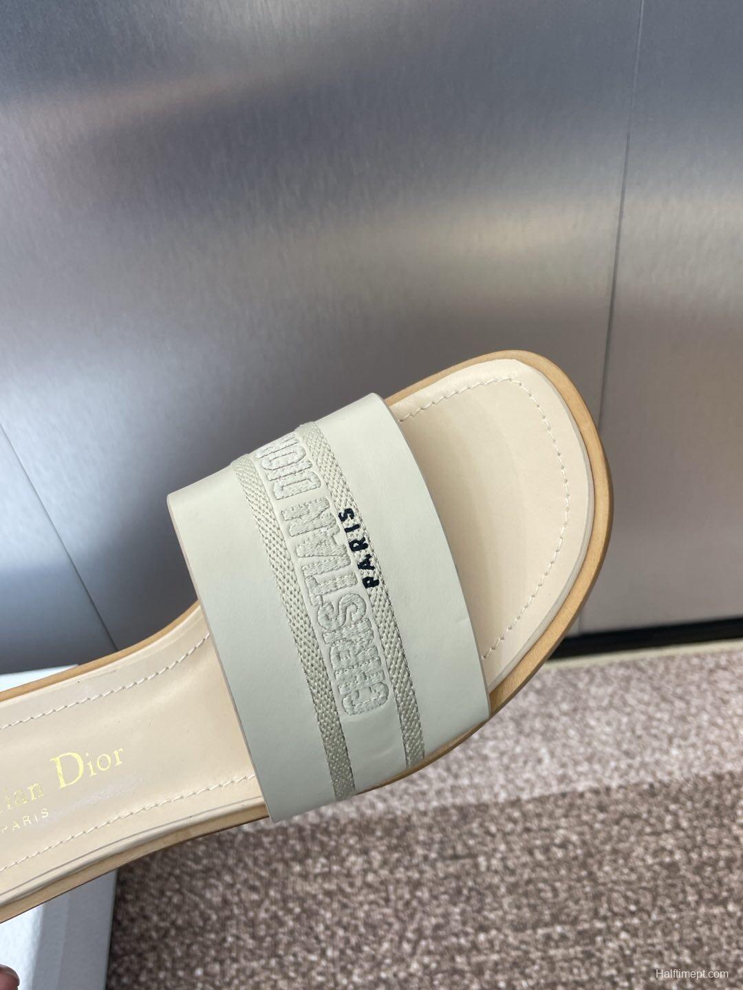 2025 Women Dior Beige Leather Slippers Embroidered KFY00300