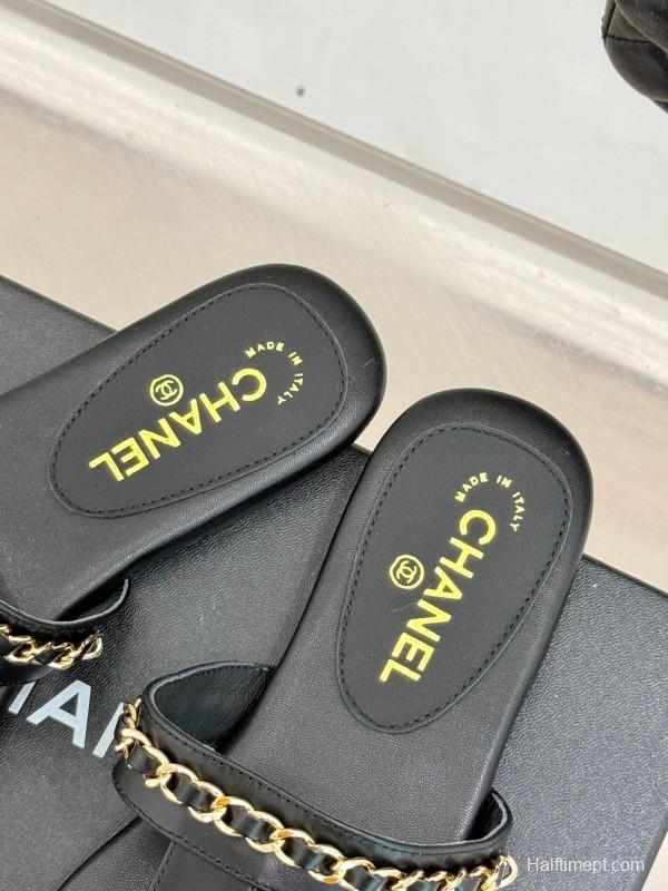 2025 Women Chanel Black Leather Slippers Chain KFY00250