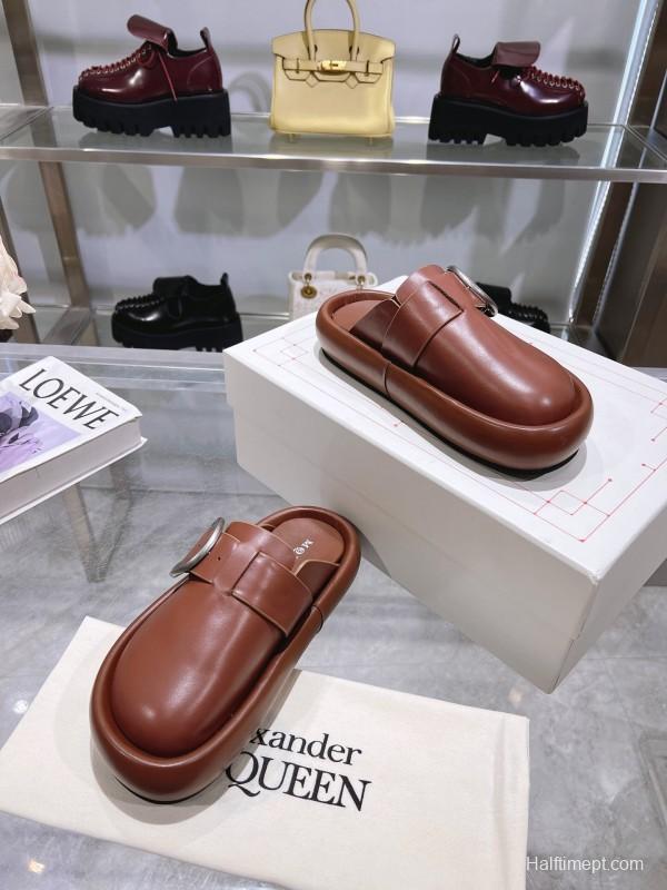 2025 Unisex Alexander McQueen Brown Leather Boken Toe Mule Flexion KFY00300