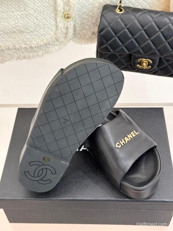 2025 Slippers Chanel Black Leather Slippers KFY00250