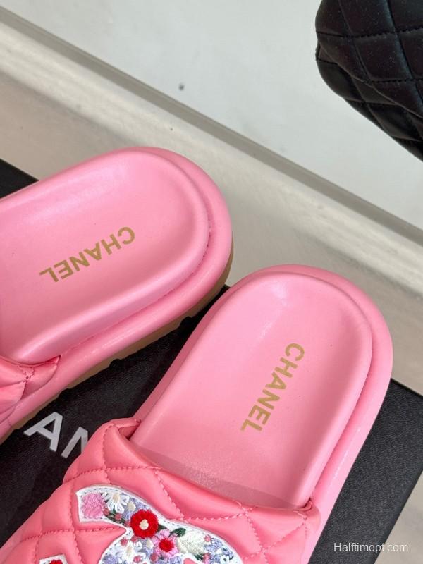 2025 CHANEL Pink Quilted Leather Slippers KFY00260