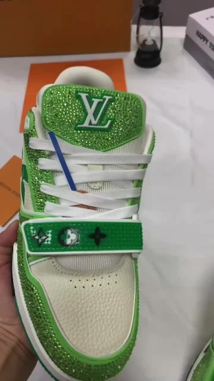 2024 Unisex Louis Vuitton Green White Leather Plimsolls Full Crystal MJ00420