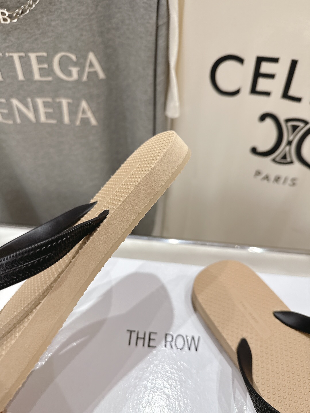 2025 Unisex The Row Beige And Black Leather Casual Flip-Flops Handmade KFY00160