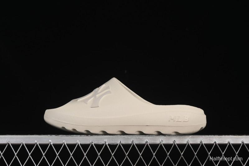 New York Yankees MLB Skipper Slide Summer Casual Sandals - 3ALPS015350IVS