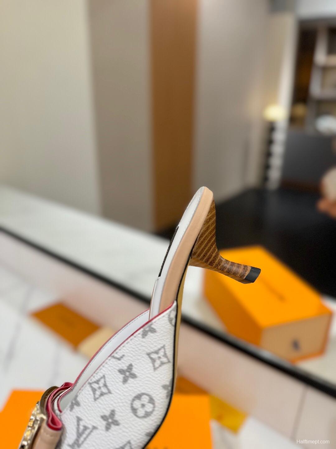 2025 Women Louis Vuitton White Beige Canvas Mules KFY00320