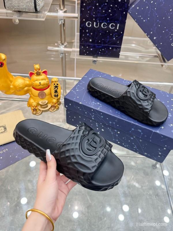 2025 Men Gucci Black Rubber Slippers Interlocking G KFY00170