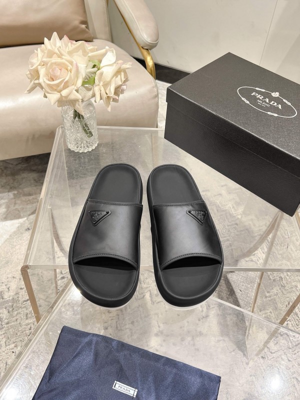 2025 Men Prada Black Leather Slippers KFY00220