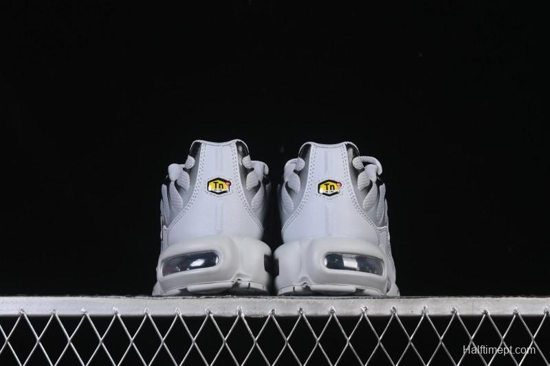 Nike Air Max Plus Retro Running Shoes with Air Cushion Technology - 852630-021