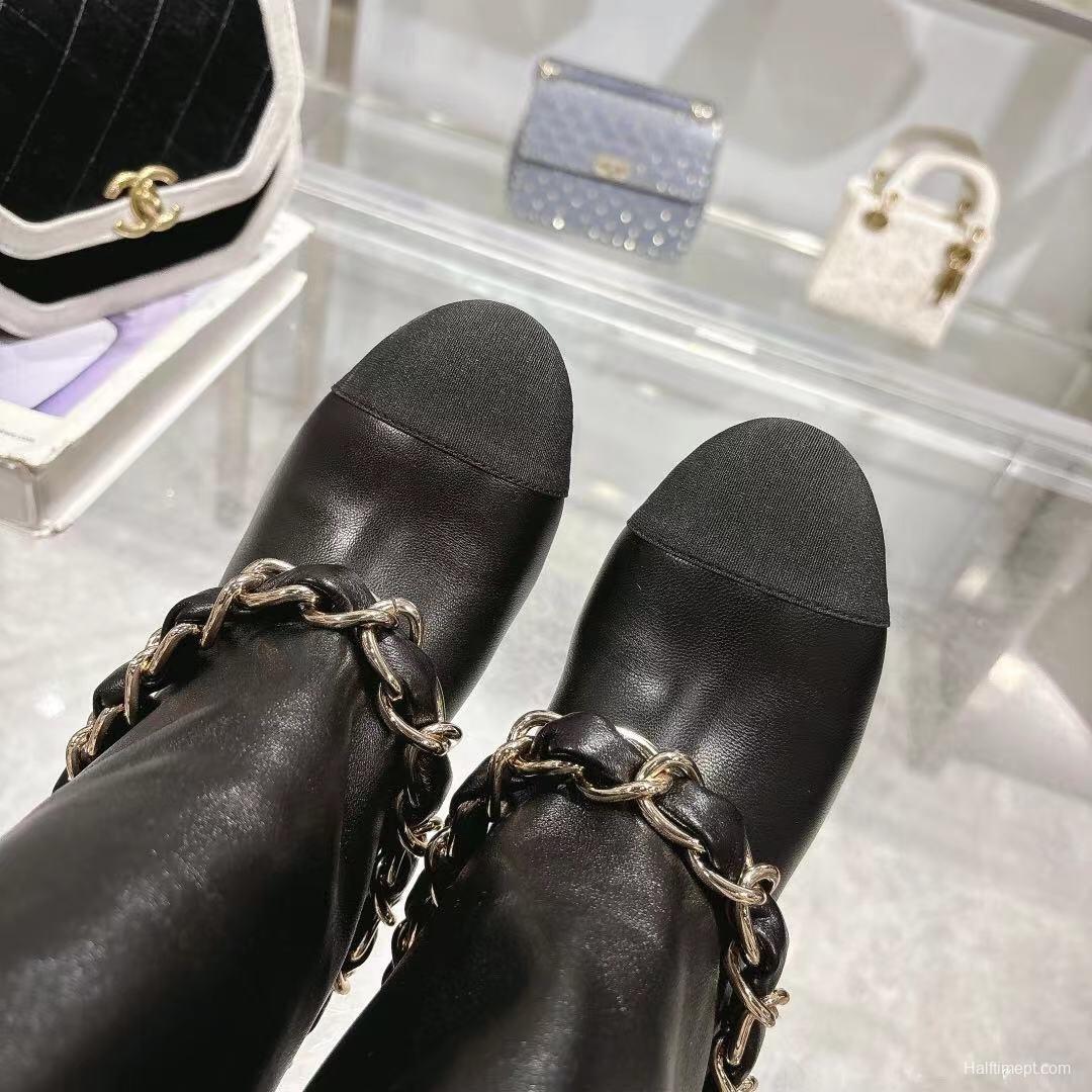 Chanel 2025/SS Runway Turn-Cuff Large Chain Block Heel Boots - LY00510