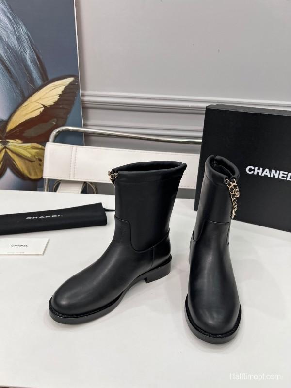 Chanel 2025 SS Quilted Leather Chain CC Flat Ankle Boots - LY00400