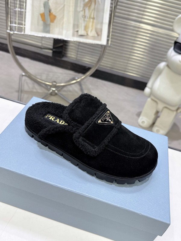 Prada Fall/Winter 2025 New Fur Mule Slippers Triangle Buckle Bread Head Semi-Slippers - KFY00270