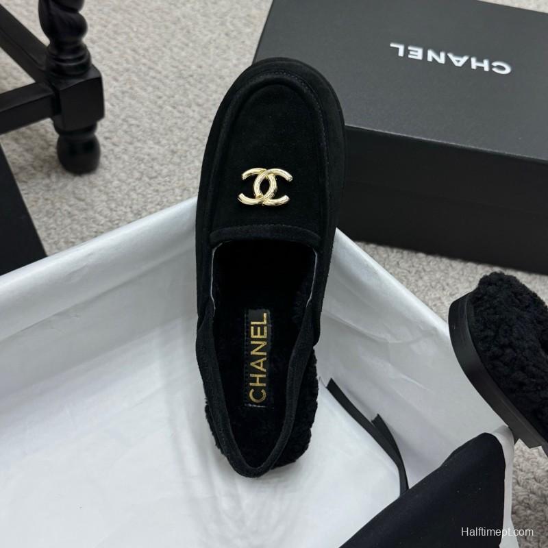 Chanel 2025 SS Teddy Fur Loafers with Double C Logo - KFY00300