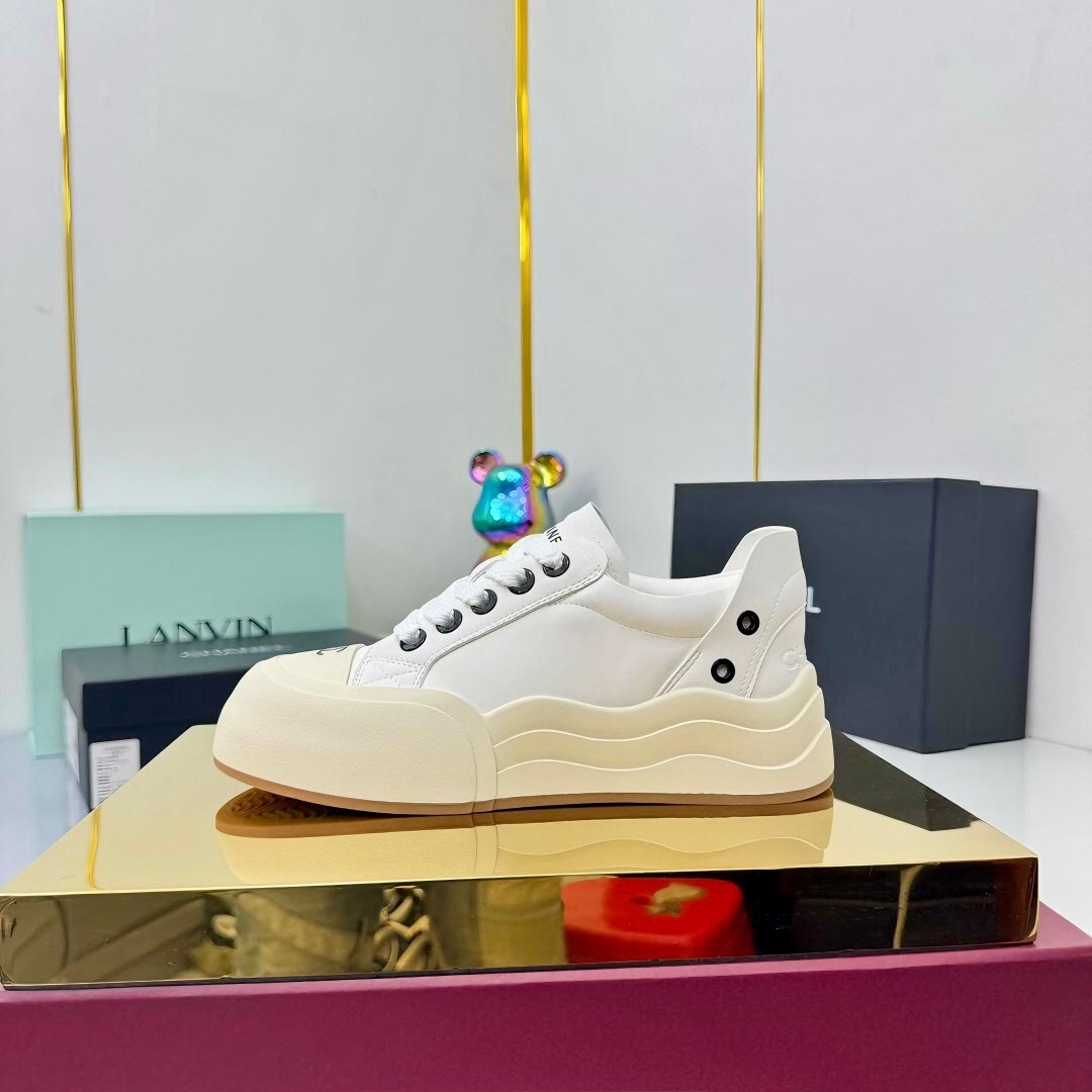 Chanel 2025 SS Casual Sneakers Panda Color Bread Shoes - LY00320