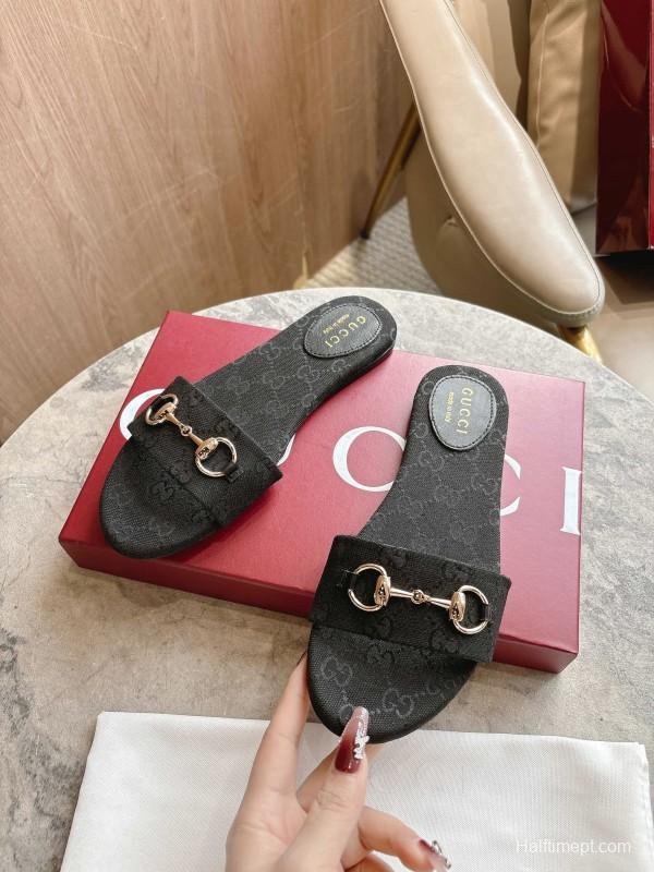 Gucci 2025/SS Leather Slide Sandals with Light Gold Hardware - LY00280