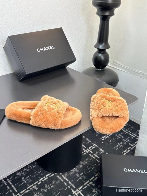 Chanel 2025 SS Fluffy Slippers with Wool Upper and Rubber Sole - LY00250