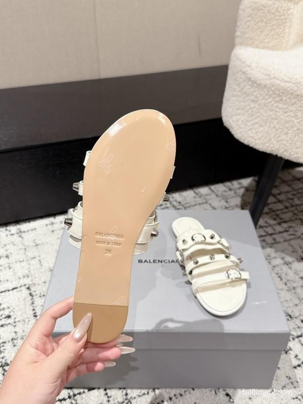 Balenciaga Cagole Metal Studded Sandals Series - KFY00260