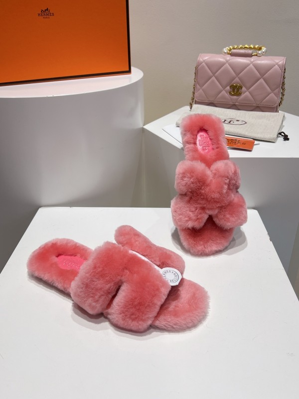 Hermès Autumn Winter Flat Fur Slippers - LY00240