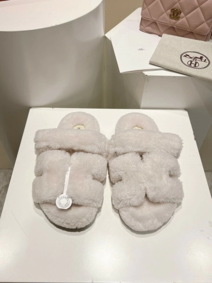 H Love Erjiu Full Wool Slippers with Slightly Curled Fur - LY00270
