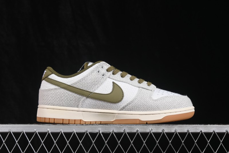 Nike SB Dunk Low Skateboarding Shoes with Cushioned Collar - II7078-001