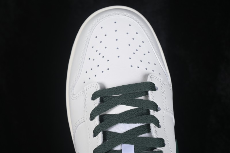 Nike SB Dunk Low Casual Skateboarding Shoes in White and Green - HF5441-115