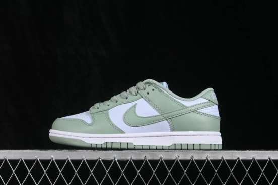 Nike SB Dunk Low Light Green Low-Top Skateboarding Shoes - IM6572-002