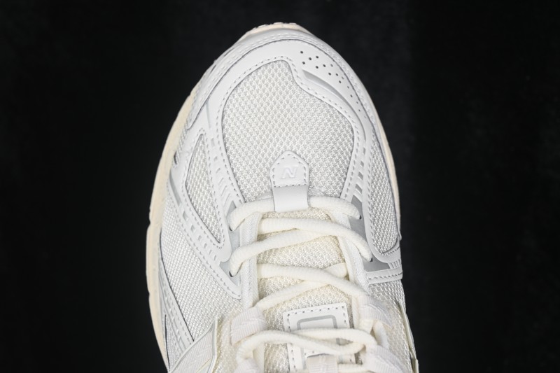 New Balance 1906 Running Shoes with Retro Dad Style and Arch Support - U19066KA