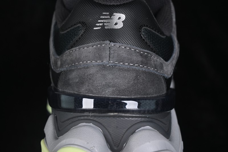 New Balance Retro Casual Running Shoes with ABZORB Cushioning and Suede Overlays - U90602P8