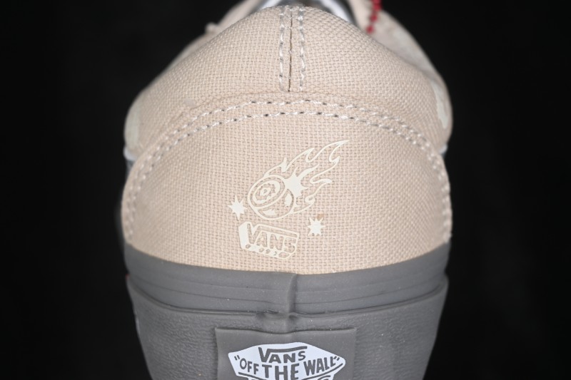 Vans Authentic Low-Top Casual Skateboarding Shoes with Classic Canvas Upper - VN000EGAQ3F