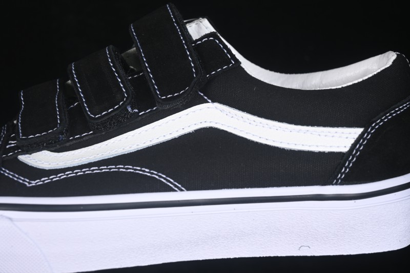 Vans Old Skool Low-Top Casual Skateboarding Shoes with Hook-and-Loop Closure - VN0A3D29OIU