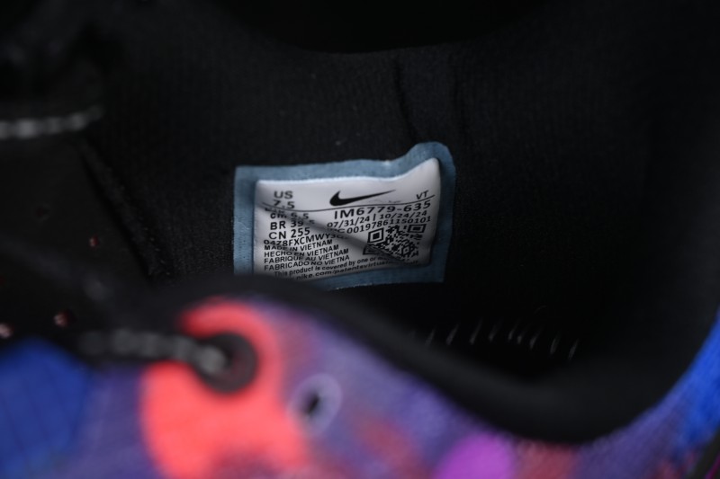 Nike Air Zoom Pegasus Premium Running Shoes with Full-Length Air Zoom and Carbon Plate Curve - IM6779-635