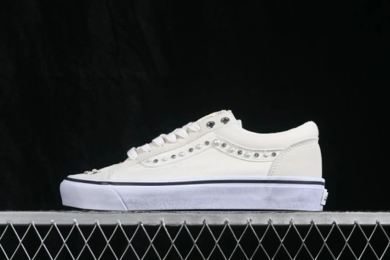 Vans Old Skool Low-Top Casual Skateboarding Shoes - VN000E8VCCZ