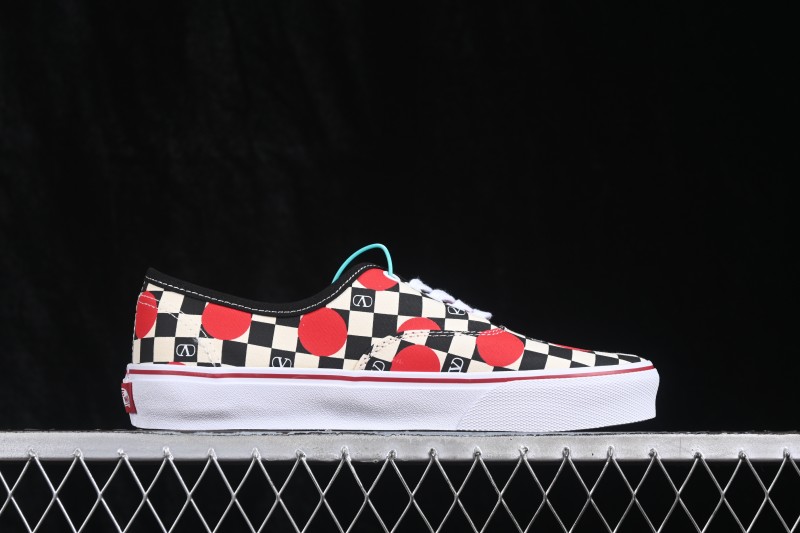 Vans Old Skool Low Top Casual Skateboarding Shoes - 7W0S0ND8WHXBAG