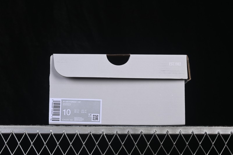 Nike Air Force 1 '07 Low Court Lifestyle Sneakers with Full-Length Air Cushion - IO4226-102