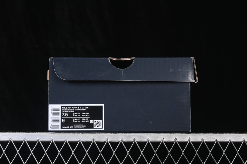 Nike Air Force 1 '07 Low Sneakers with Full-Length Air Cushion - IM6002-030