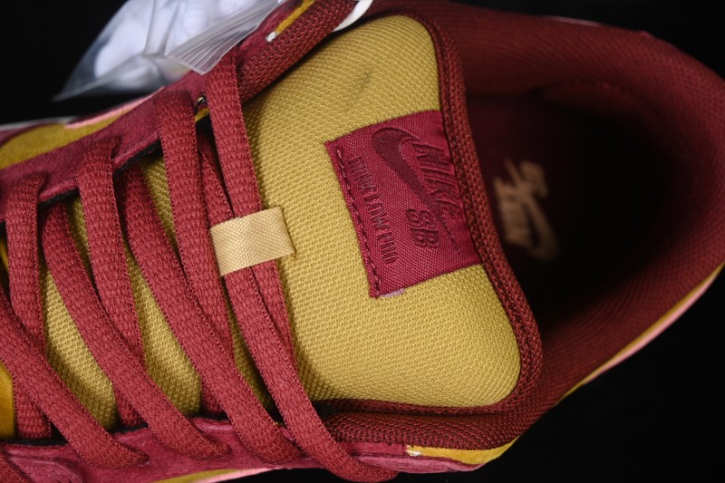 Nike SB Dunk Low Skateboarding Shoes with Cushioned Collar - HQ1625-600