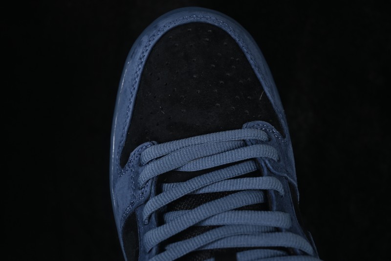 Nike SB Dunk Low Smoke Blue Skateboarding Shoes with Suede Overlays - HF3063-002