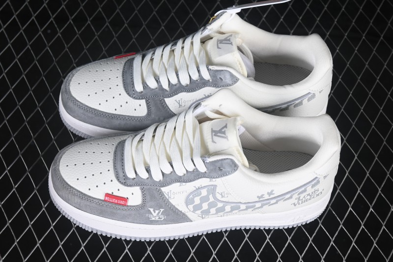 Nike Air Force 1 '07 Low Collaboration Skateboarding Shoes with Full-Length Air Sole - WY0655-120